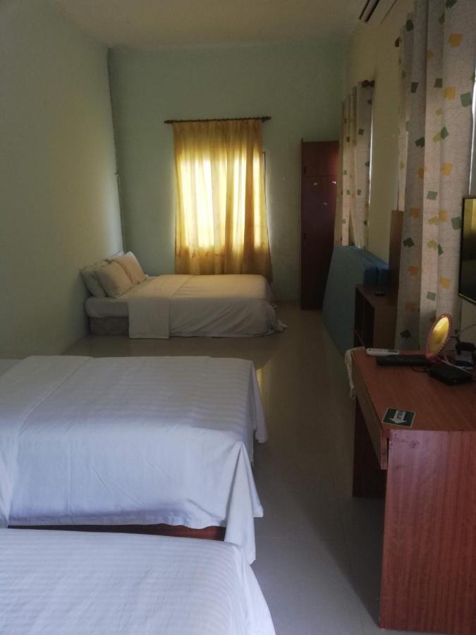 Daisyinn Budget Hotel Kuala Terengganu Кампонг Гонг Бадак Экстерьер фото