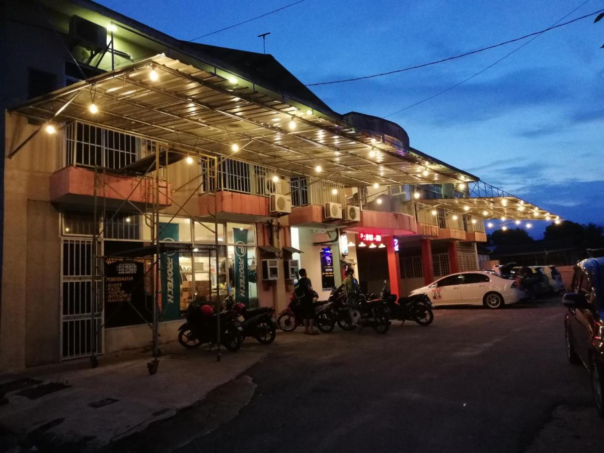 Daisyinn Budget Hotel Kuala Terengganu Кампонг Гонг Бадак Экстерьер фото